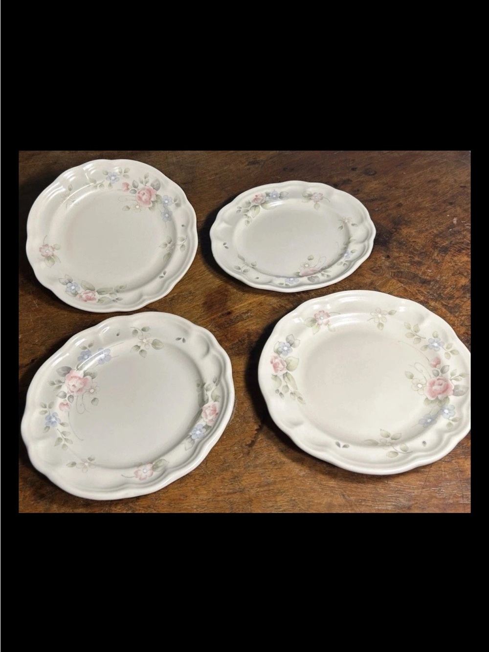 4 - Dinner Plates Pfaltzgraff Tea Rose Pattern Stoneware 10. 3/8 Made In The USA